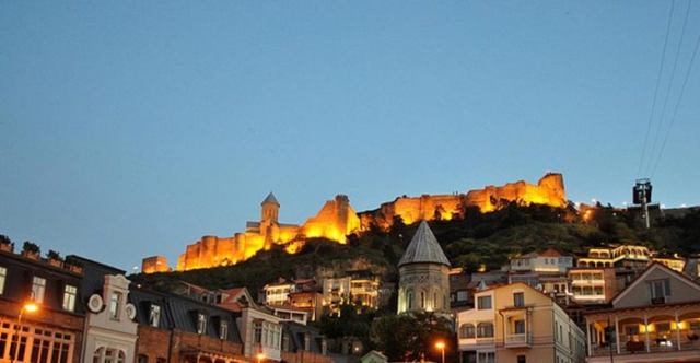 قلعه ناریکالا ، یکی از جاذبه های زیبای  تاریخی و توریستی کشور گرجستان