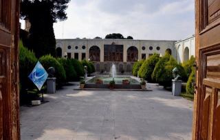 معرفی مرکز دیدنی گنجینهٔ هنرهای تزئینی اصفهان