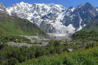 یخچال شخارا بالاترین نقطه در کشور گرجستان