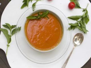 طرز تهیه سوپ گوجه فرنگی با مرغ