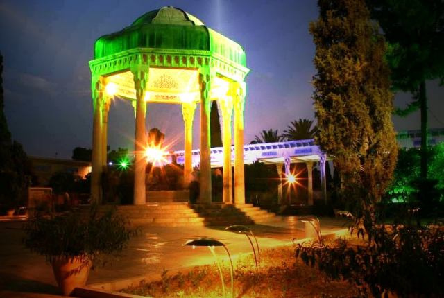 غزلیات 1 تا 5 دیوان حافظ با صدای موسوی گرمارودی