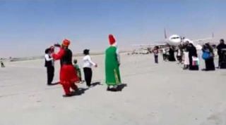 مراسم استقبال از مسافران فرودگاه لار ..استان فارس