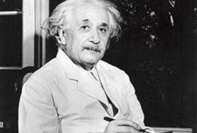 مذهب آلبرت انیشتین فیزیکدان برجسته