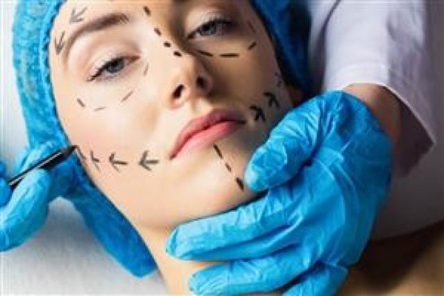 چگونه عوارض جراحی زیبایی را کم کنیم؟
