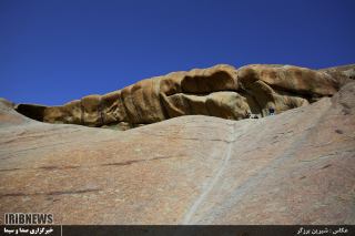 صخره‌های شگفت‌انگیز در ایوان نیاق