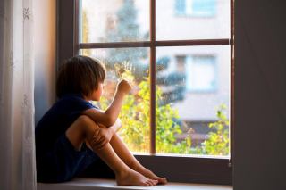 مشکلات عاطفی در کودکی پیش زمینه مشکلات روحی بزرگسالی - مقالات سلامتی