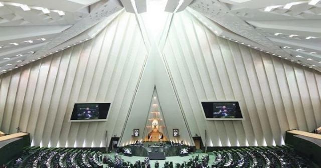 نتیجه رای گیری مجلس شورای اسلامی از پاسخ های حسن روحانی به سوال نمایندگان