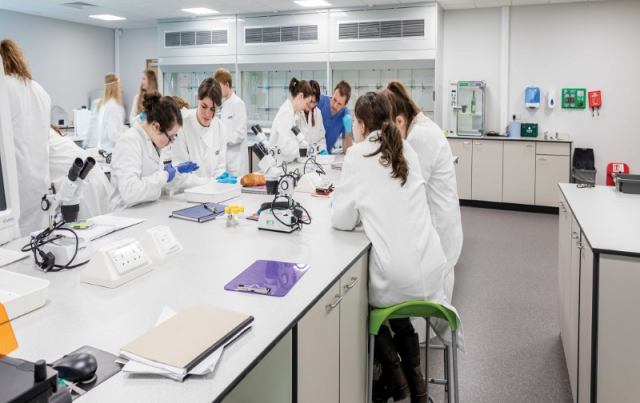 آخرین تراز قبولی علوم آزمایشگاهی سهمیه ایثارگران تکمیل ظرفیت آزاد 97