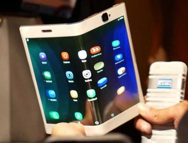 لنوو اعلام کرد بزودی گوشی هوشمند تاشو معرفی خواهد کرد