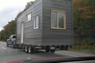 خانه قابل حمل 15 هزار دلاری با سقف خورشیدی