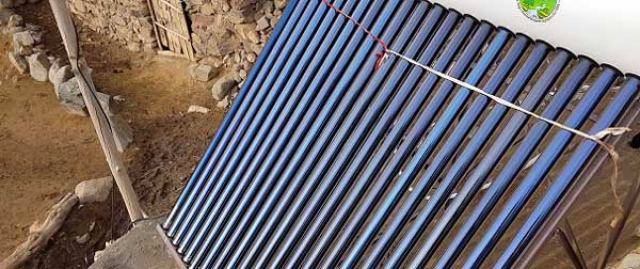 تصاویر آبگرمکن خورشیدی روی پشت بام روستاهای طارم