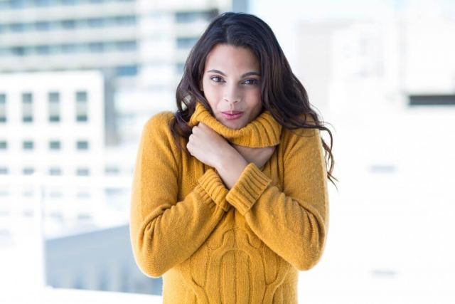 دلایل اینکه زنان بیشتر ازمردان احساس سرما می‌کنند