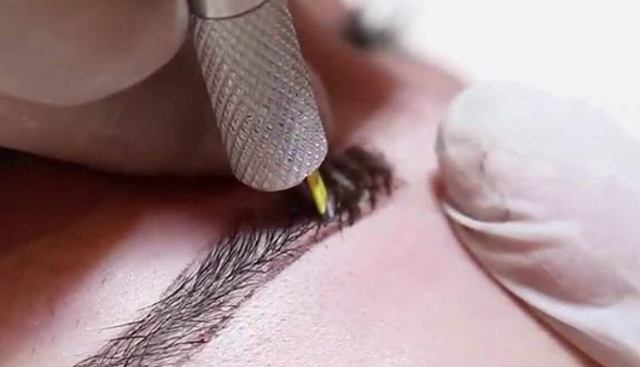 همه چیز درباره هاشور ابرو یا میکروبلیدینگ