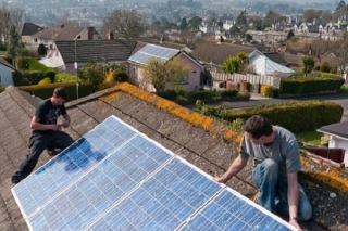 فروش برق خورشیدی خانگی به دولت در انگلیس