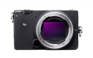 سیگما fp، کوچکترین دوربین فول‌فریم بدون‌آینه معرفی کرد