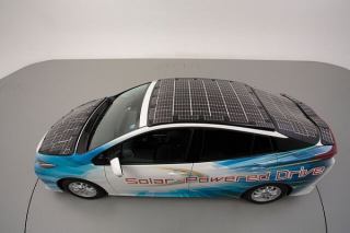 تست سلول خورشیدی روی سقف و کاپوت خودروهای برقی