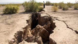 زنگ خطر فرونشست زمین در ایران/ خزر خشک می شود؟