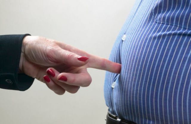 چاقی شکم به 8 دلیل بی ربط که فکرش را هم نمی کنید !