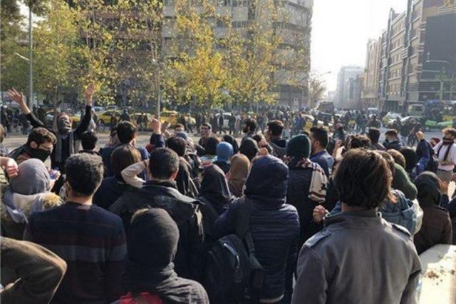 «دانشجویان متعهد» یا خبرچین؟