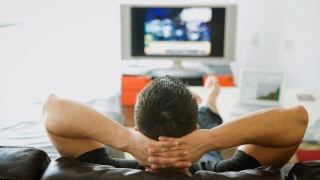 تماشای تلویزیون چه عوارضی برای سلامتی ما دارد؟