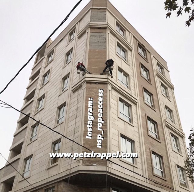 پیچ رولپلاک سنگ نمای ساختمان با طناب و بدون داربست در تهران و کرج