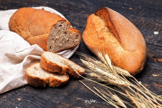 ۸ مورد از عوارض حذف نان از رژیم‌ غذایی