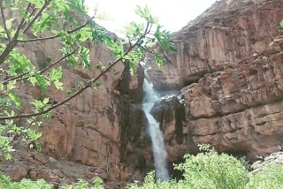 آبشار دره گاهان یزد