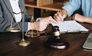 وکیل پایه یک دادگستری | دفتر وکالت دیوان خرد