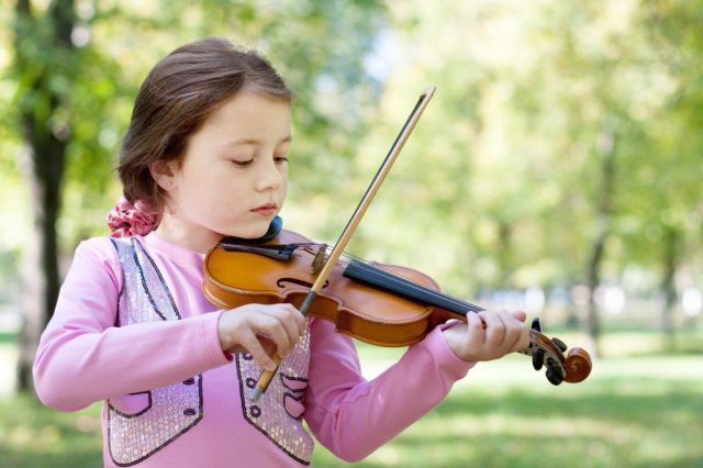 از فواید نواختن ویولن برای کودکان چه میدانید؟