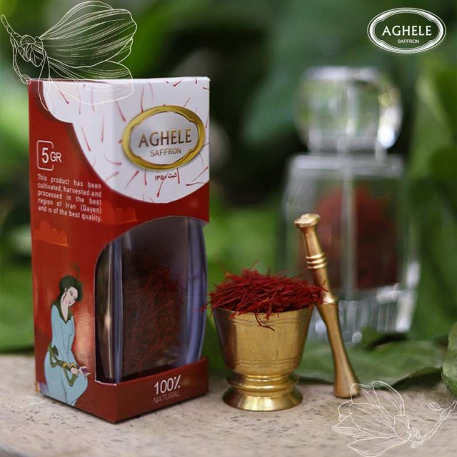 درآمد زعفران گلخانه ای