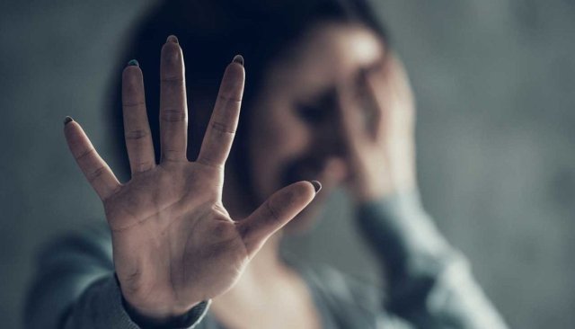 مزاحمت بانوان چه زمانی جرم شناخته می شود؟