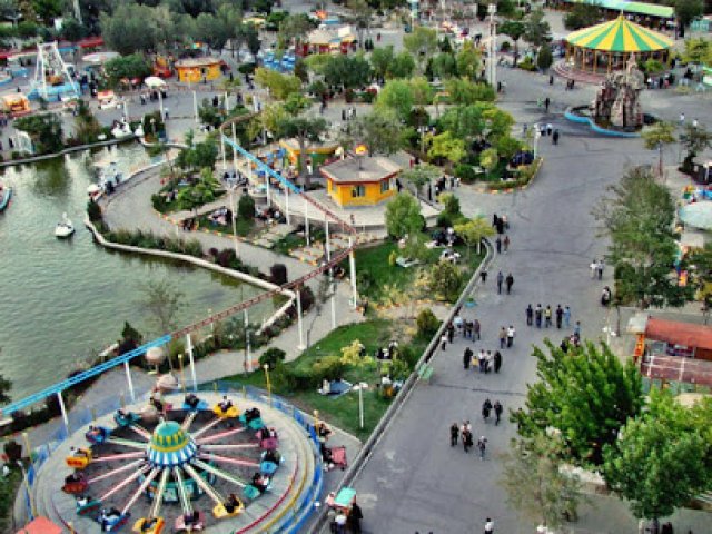 لذت هیجان در شهربازی باغلارباغی تبریز: سفری به دنیای بازی و سرگرمی