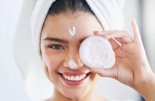 🌞 روتین صبحگاهی برای پوست چرب؛ شروعی تازه و بدون برق!