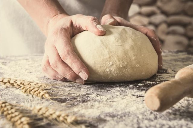 اگر خمیر نان زیاد بماند، چه می شود؟