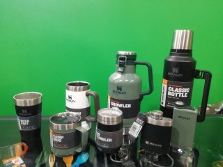 فلاسک استیل استنلی؛ همراه مطمئن سفر و طبیعت‌گردی | بررسی کامل ۲۰۲۵