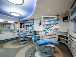کلینیک دندانپزشکی خوب چه ویژگی‌هایی دارد؟ معرفی بهترین گزینه در تهران