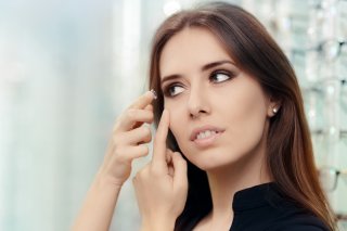 همه‌چیز درباره لنز طبی رنگی