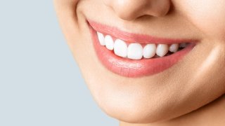 زیبایی لبخند با خدمات دندانپزشک زیبایی غرب تهران