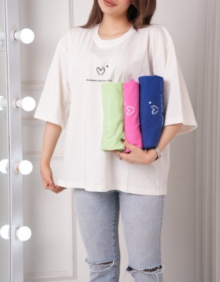 از خانه تا بیرون: چطور با هودی و تیشرت یک استایل کژوال شیک بسازیم؟