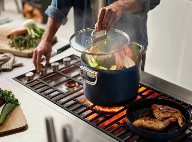 بهترین جنس ظروف پخت و پز چیست؟